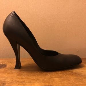 Clone black leather pumps